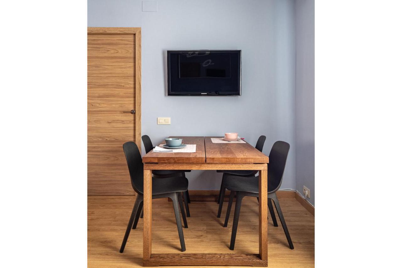 ברצלונה Three Bedrooms Apartment מראה חיצוני תמונה