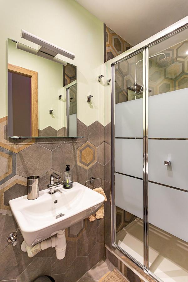 ברצלונה Three Bedrooms Apartment מראה חיצוני תמונה